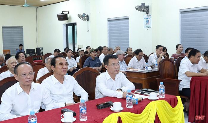 Đại biểu tham dự hội nghị.