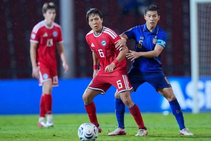 Ngày 18/8, Thái Lan thất bại 1-2 trước Singapore trên sân Rajamangala nhưng vẫn giành quyền vào chung kết ASEAN Cup 2026 với tổng tỷ số 4-3 sau hai lượt trận (Ảnh zingnews.vn).