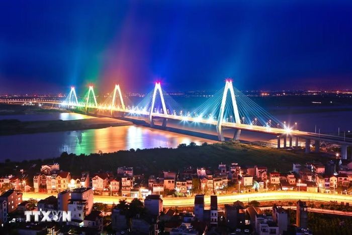 Cầu Nhật Tân. (Ảnh: Huy Hùng/TTXVN)