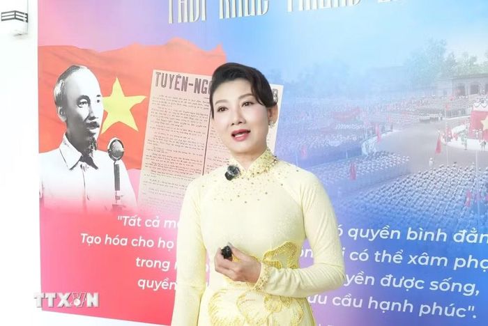 Nghệ sỹ Nhân dân Mỹ Uyên phát biểu tại sự kiện. (Ảnh: Hữu Duyên/TTXVN)