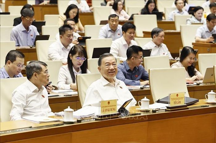 Tổng Bí thư, Chủ tịch nước Tô Lâm và Thủ tướng Lê Minh Hưng dự phiên họp. Ảnh: Doãn Tấn/TTXVN