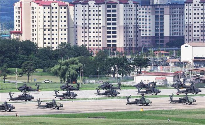 Trực thăng quân sự được triển khai tại căn cứ Humphreys ở Pyeongtaek ngày 17/8/2025, trước thềm cuộc tập trận Lá chắn Tự do Ulchi của Hàn Quốc và Mỹ. Ảnh: Yonhap/TTXVN