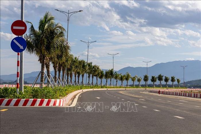 Các tuyến đường nội bộ tại khu vực cảng Liên Chiểu được hình thành, kết nối các khu chức năng và tạo điều kiện tổ chức dòng phương tiện, hàng hóa trong tương lai.