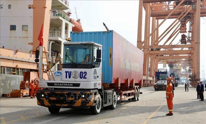 Năm 2026, Cảng Hải Phòng đặt mục tiêu phấn đấu sản lượng 60 triệu tấn, trong đó container đạt 3 triệu TEU. Ảnh: Minh Huệ/TTXVN