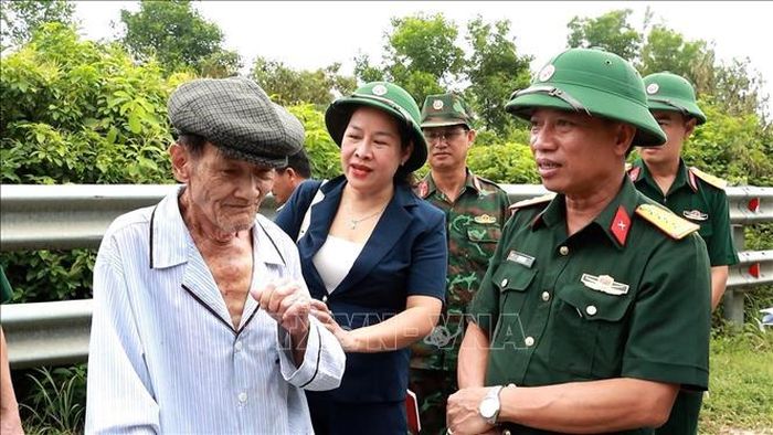 Đại tá Hà Văn Ái, Phó Chính ủy Bộ CHQS thành phố Huế nắm thông tin từ nhân chứng.