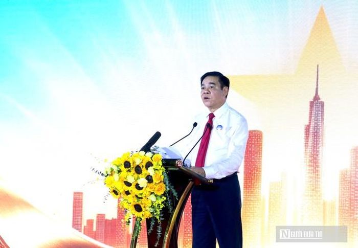 Ông Võ Trọng Hải - Chủ tịch UBND tỉnh Nghệ An phát biểu tại buổi lễ. 