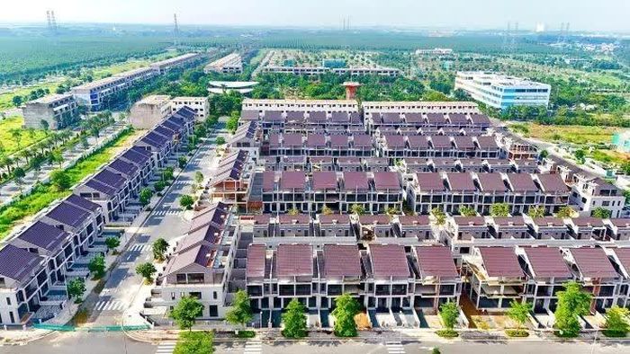 Theo phân tích của các chuyên gia, phân khúc nhàở thu nhập thấp sẽ "dễ ra hàng" vào nửa năm nay.