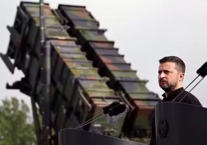 Tổng thống Zelensky muốn Mỹ cho phép sản xuất tên lửa Patriot tại Ukraine nhưng chưa được ông Trump chấp thuận. Ảnh: Reuters.