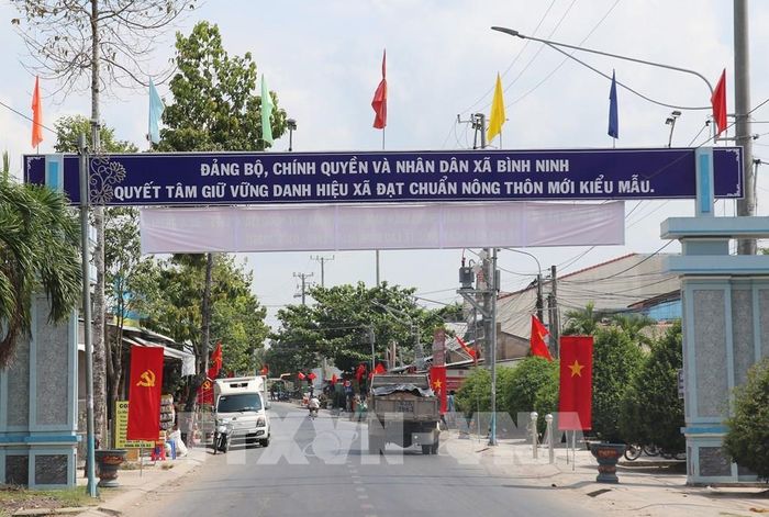 Xã Bình Ninh, tỉnh Đồng Tháp, là căn cứ cách mạng năm xưa nay đã có diện mạo khang trang, hướng đến phát triển thành đô thị. Ảnh: Hữu Chí - TTXVN