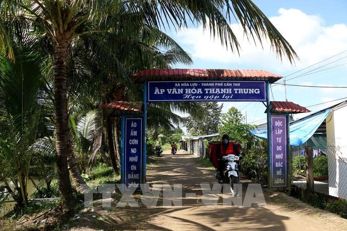 Tình trạng kéo dài thời gian thi công không chỉ ảnh hưởng lớn đến đời sống người dân mà còn tác động đến việc lưu thông, vận chuyển nông sản, đi học của học sinh và hoạt động sản xuất, kinh doanh của người dân trong khu vực. Ảnh: Duy Khương – TTXVN