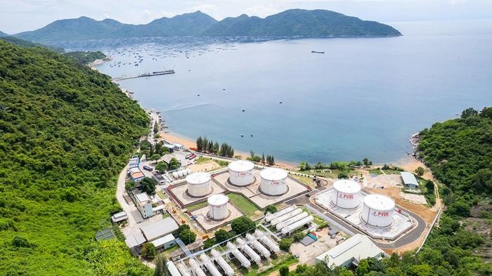 Kho xăng dầu của Tổng Công ty Dầu Việt Nam (PVOIL)-đơn vị thành viên của Petrovietnam tại Vũng Rô. Ảnh: A.N/BNEWS