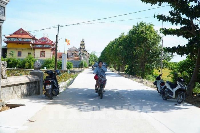 Không chỉ là câu chuyện của một tuyến đường, phong trào “Hiến đất mở đường” đã trở thành cách làm được duy trì qua nhiều năm tại Hương Sơn. Ảnh: Mai Trang- TTXVN
