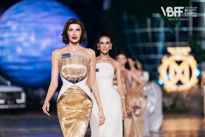 111 thí sinh vừa trải qua phần thi Top Model thuộc khuôn khổ Miss World.
