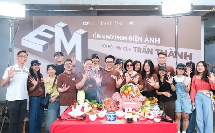 Trấn Thành vừa khai máy phim điện ảnh Em cho dịp Tết 2027. Ảnh: FBNV