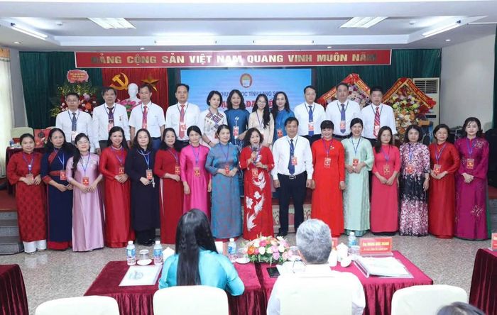 Ban Chấp hành Hội Khuyến học tỉnh Lạng Sơn lần thứ VI ra mắt Đại hội 