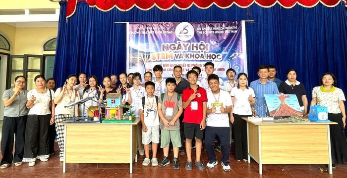 Ngày hội Khoa học & STEM cho các bạn học sinh miền núi Trường Tiểu học và THCS Hiền Lương (xã Đà Bắc, tỉnh Phú Thọ)