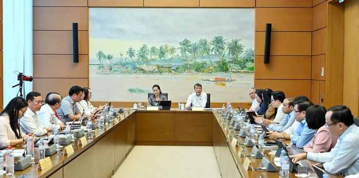 Thủ tướng Chính phủ Lê Minh Hưng tham dự phiên họp tổ của tổ 11 ngày 19/8