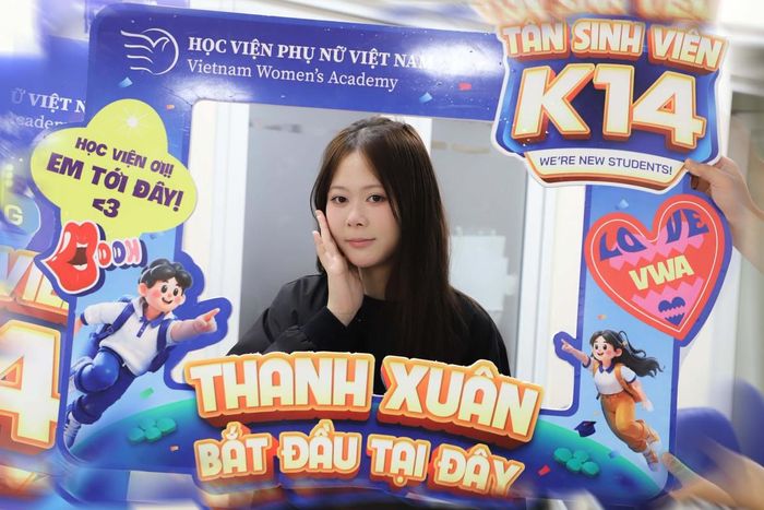 Tân sinh viên K14 Học viện Phụ nữ Việt Nam