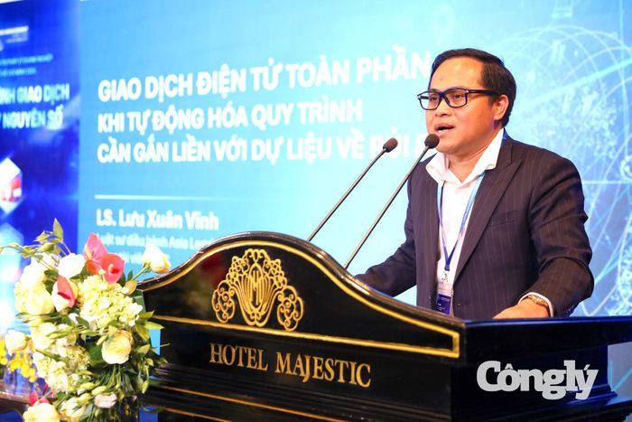 Luật sư Lưu Xuân Vĩnh, Trọng tài viên VIAC phát biểu.