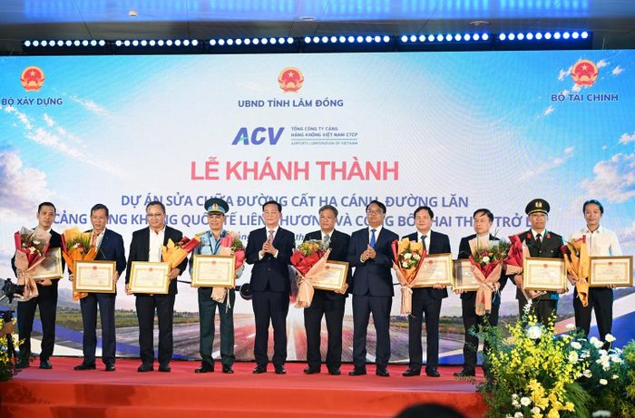 Ông Đặng Anh Tuấn, Phó tổng giám đốc Vietnam Airlines, cho biết: “Liên Khương là điểm đến quan trọng trong mạng bay nội địa của Vietnam Airlines. Ngay khi có kế hoạch sân bay mở lại, Hãng đã chủ động chuẩn bị lịch bay, nguồn lực khai thác để đưa các chuyến bay đến Đà Lạt trở lại từ ngày đầu tiên. Việc nối lại các đường bay từ Hà Nội, TP.HCM, Đà Nẵng và Cần Thơ không chỉ tạo thuận lợi cho người dân, du khách và doanh nghiệp đến Lâm Đồng, mà còn góp phần tăng cường kết nối giữa Lâm Đồng với các trung tâm kinh tế, du lịch trên cả nước”.