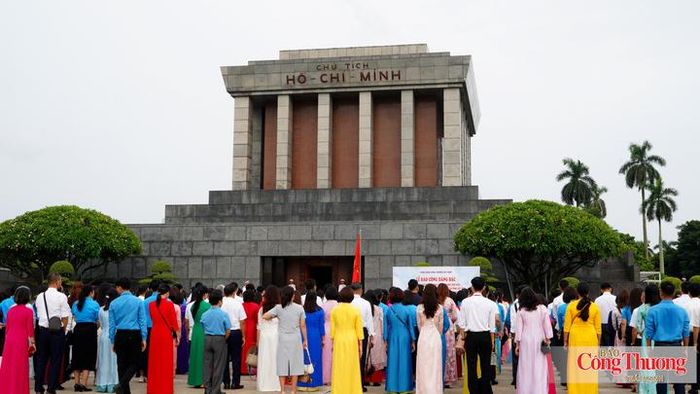 Hoạt động có ý nghĩa sâu sắc để toàn thể cán bộ, đoàn viên, người lao động ngành Công Thương tiếp tục đẩy mạnh thi đua lao động, sáng tạo, hoàn thành xuất sắc các nhiệm vụ chính trị, kinh tế - xã hội trong giai đoạn mới.