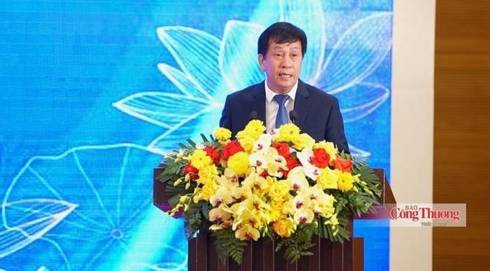 Ông Phan Văn Bản, Phó Bí thư Chuyên trách Đảng ủy Bộ Công Thương phát biểu tại hội nghị.