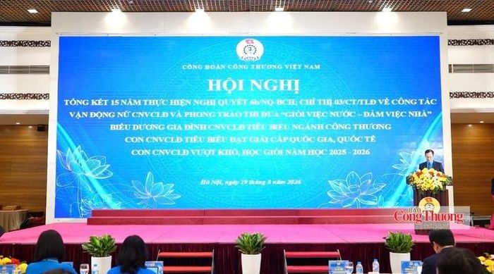Chủ tịch Công đoàn Công Thương Việt Nam - ông Lê An Hải phát biểu khai mạc hội nghị.