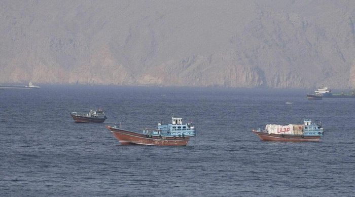 UAE có hoạt động hàng hải lớn liên quan đến các tuyến vận tải qua eo biển Hormuz. Ảnh: Reuters.