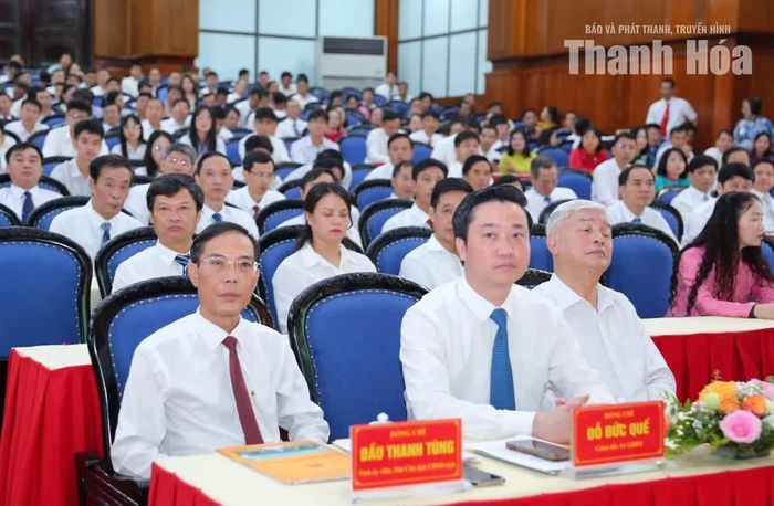 Các đại biểu dự hội nghị.