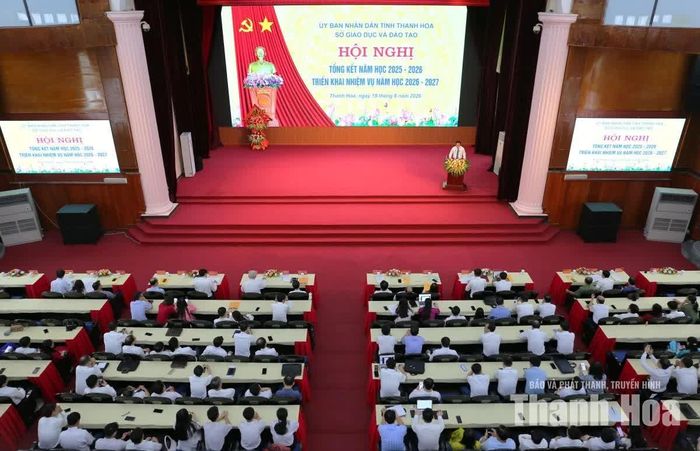 Toàn cảnh hội nghị.