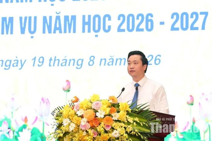 Giám đốc Sở GD&ĐT Đỗ Đức Quế phát biểu khai mạc hội nghị.