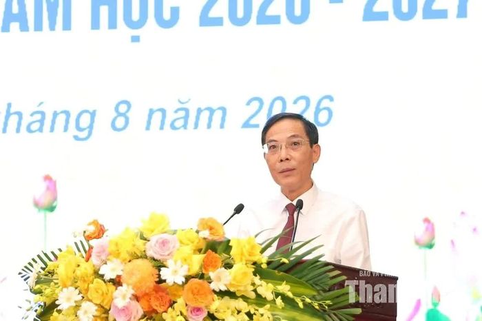 Phó Chủ tịch UBND tỉnh Đầu Thanh Tùng phát biểu tại hội nghị.