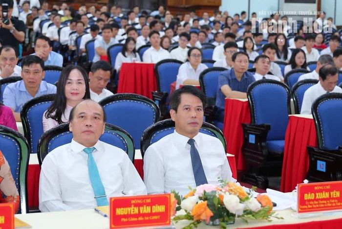 Các đại biểu dự hội nghị.