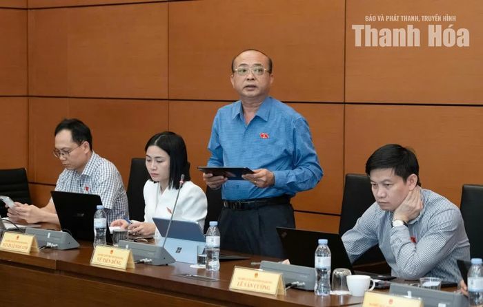 ĐBQH Vũ Tiến Dũng, Đoàn ĐBQH tỉnh Thanh Hóa. Ảnh: Lâm Hiển