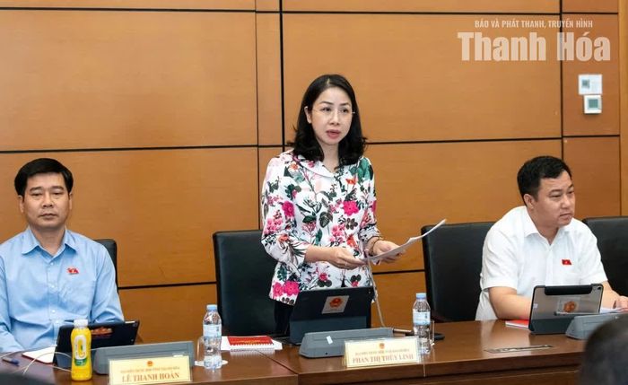 ĐBQH Phan Thị Thùy Linh, Đoàn ĐBQH tỉnh Thanh Hóa. Ảnh: Lâm Hiển