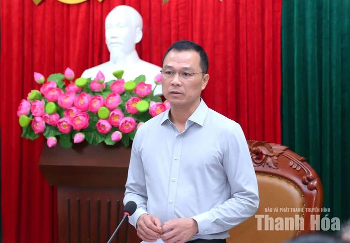 Chủ tịch UBND tỉnh Tô Anh Dũng phát biểu chỉ đạo tại buổi làm việc.