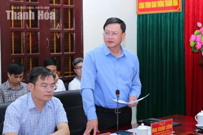 Phó Chủ tịch Thường trực UBND tỉnh Mai Xuân Liêm phát biểu tại buổi làm việc.