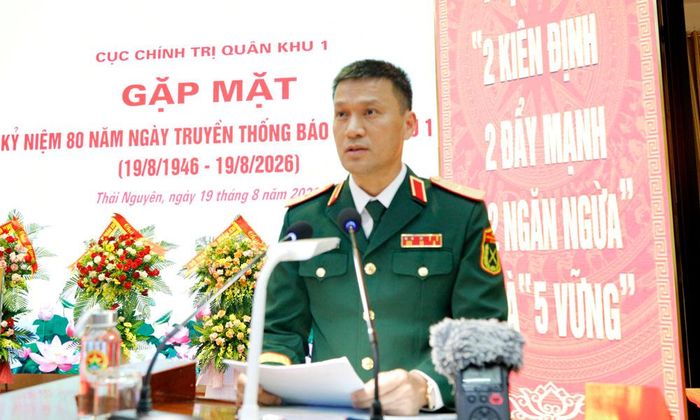  Thiếu tướng Trần Xuân Mạnh phát biểu tại buổi gặp mặt. 