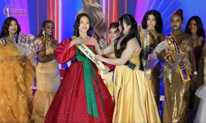  Nguyễn Hoa Thảo Mơ được trao dải băng Best in Talent tại Little Miss & Miss Teen Universe 2026. 