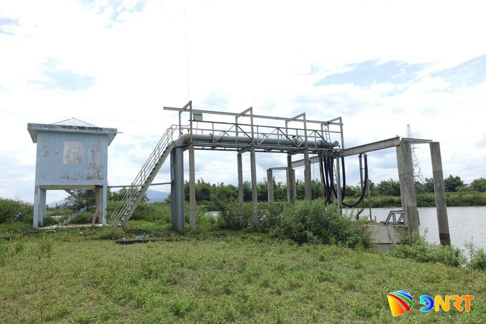 Trạm bơm khai thác nguồn nước thô từ sông Yên để cung cấp cho Nhà máy nước Trảng Nhật. Ảnh: HOÀNG HIỆP