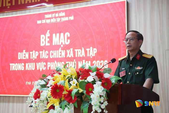 Đại tá Đỗ Nguyễn Hoài, Phó Chính ủy Bộ Chỉ huy Quân sự thành phố phát biểu chỉ đạo diễn tập. Ảnh: THIỆN TÙNG
