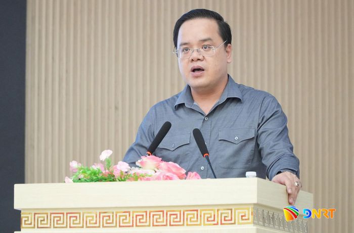 Phó Giám đốc Sở Giáo dục và Đào tạo Trần Nguyễn Minh Thành phát biểu tại lớp tập huấn. Ảnh: HUYỀN TRÂN 
