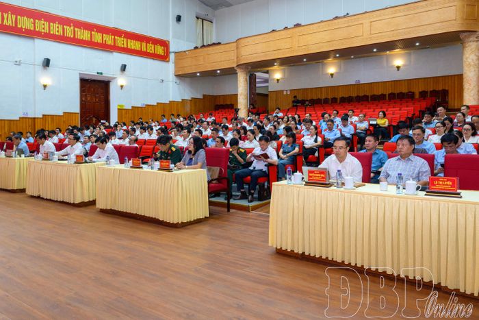 Các đại biểu dự Hội nghị tại điểm cầu chính.