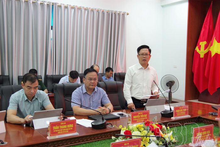 Đồng chí Phạm Đức Toàn, Ủy viên Ban Thường vụ, Trưởng ban Tổ chức Tỉnh ủy, thành viên ban chỉ đạo phát biểu tại hội nghị.