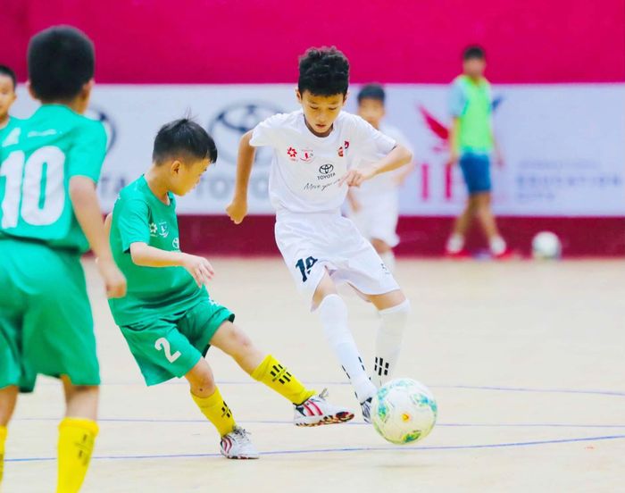 Trận đấu U.9 Khuyến nông Đồng Nai (áo xanh) vượt qua LĐBĐ Lâm Đồng tỷ số 5-3. Nguồn: Facebook