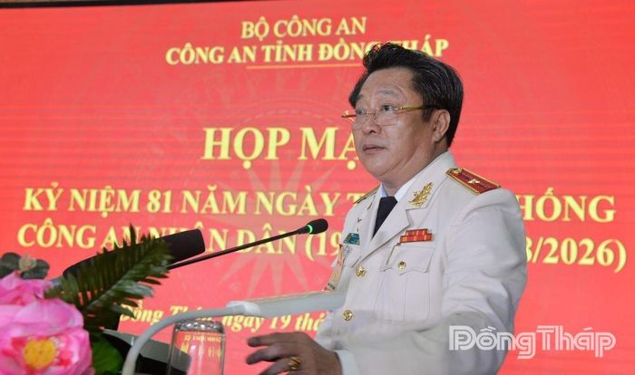 Thiếu tướng Lâm Phước Nguyên phát biểu tại buổi họp mặt.