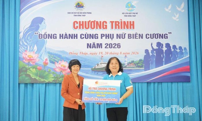 Hội Nữ Doanh nhân tỉnh Đồng Tháp hỗ trợ 10 triệu đồng thực hiện các hoạt động an sinh xã hội.