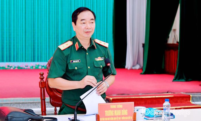 Trung tướng Trương Mạnh Dũng, Phó Tổng Tham mưu trưởng Quân đội nhân dân Việt Nam phát biểu chỉ đạo buổi kiểm tra. 