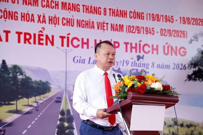 Phó Chủ tịch UBND tỉnh Dương Mah Tiệp phát biểu tại lễ khởi công Dự án Phát triển tích hợp thích ứng. Ảnh: Hồng Phúc