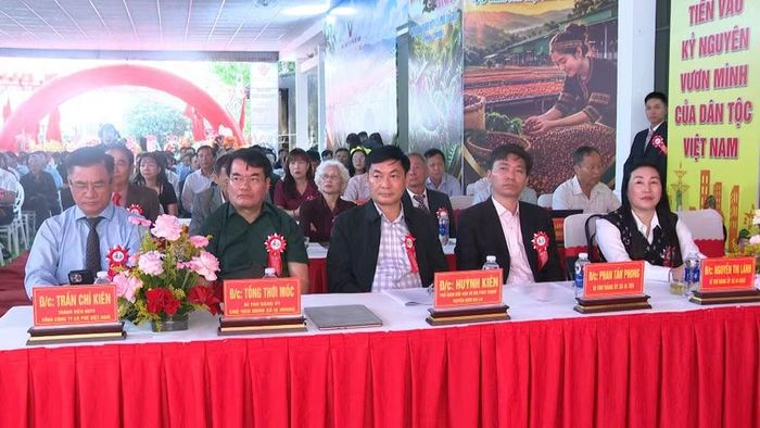 Các đại biểu tham dự lễ kỷ niệm 45 năm ngày thành lập Công ty TNHH MTV Cà phê Ia Grai. Ảnh: N.D